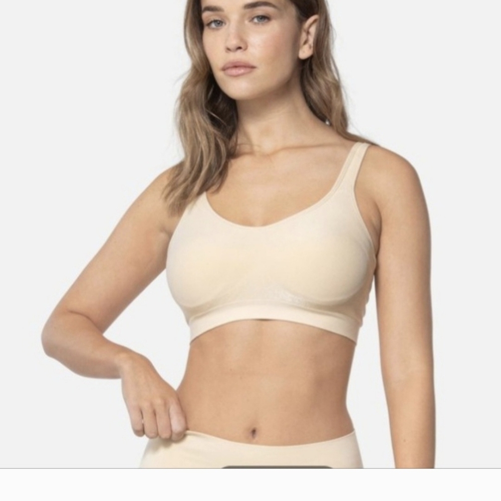 Underoutfit Comfort Shaping Bra Without Wires Medium
